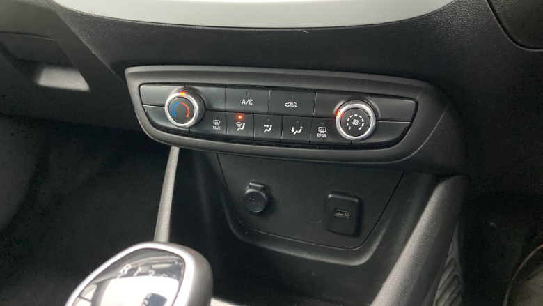 Vauxhall Crossland X 1.2T [110] Griffin 5dr [6 Spd] [Start Stop] Petrol Hatchback